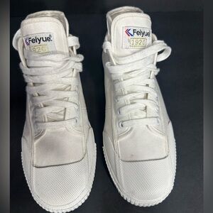 Feiyue White High-Top Sneakers size 11 pre owned Exellent condition.